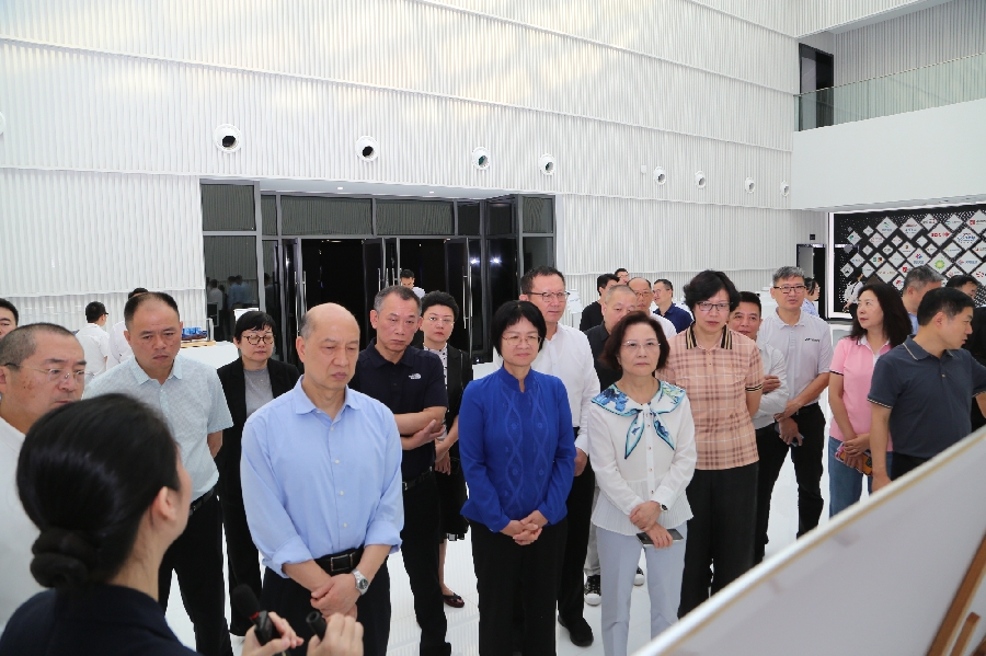 20250206/67a45e3a42554.jpg 11月13日,调研组到洋浦经济开发区展示馆调研,该馆展示了自贸港建设下洋浦规划建设成果 张旭图.jpg